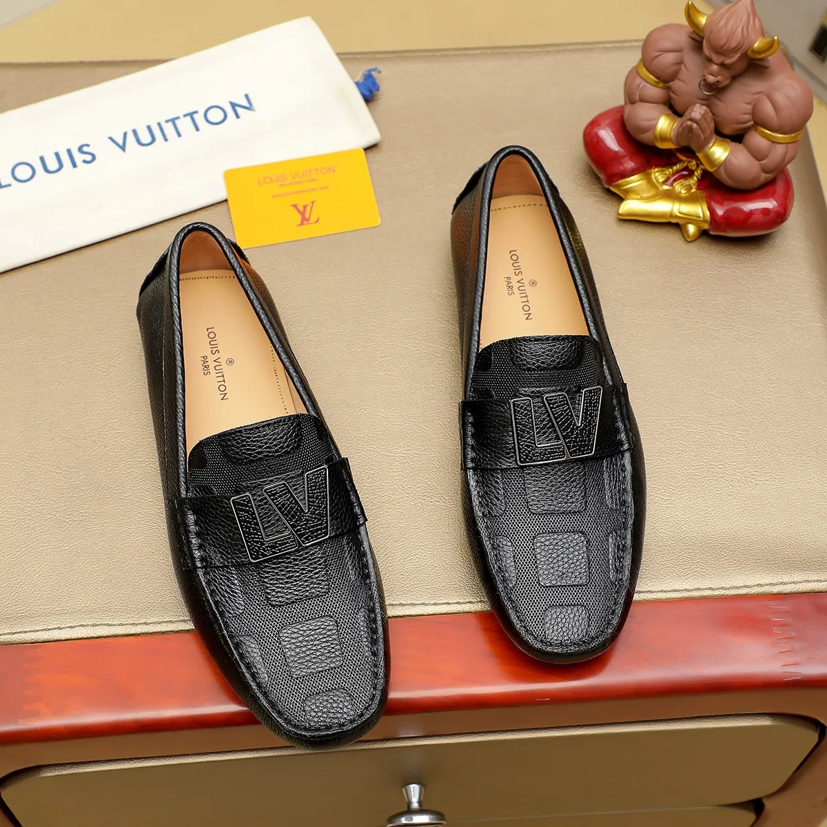 Men's shoes 💰360 💰 LV Louis Vuitton's top-quality Peaches men's shoes 💯Original copy of the official website, the upper is made of imported official website 1:1 material ❌Italian 🇮🇹 cowhide surface, imported pigskin lining. It’s definitely not made with ordinary craftsmanship, it’s the model used by celebrities! The factory’s craftsmanship is designed to create the most perfect shoes for trendy men! Colors available! 38-44 yards